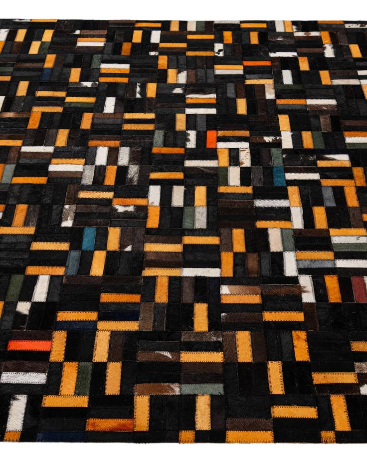 Detail image of 5' 1 x 8' Cowhide - Patchwork Rug