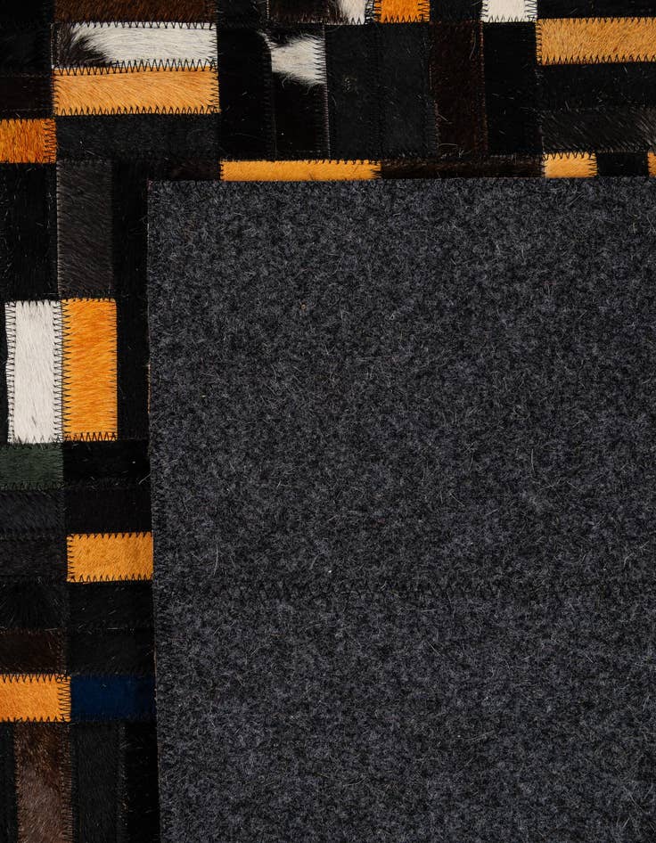Detail image of 5' 1 x 8' Cowhide - Patchwork Rug