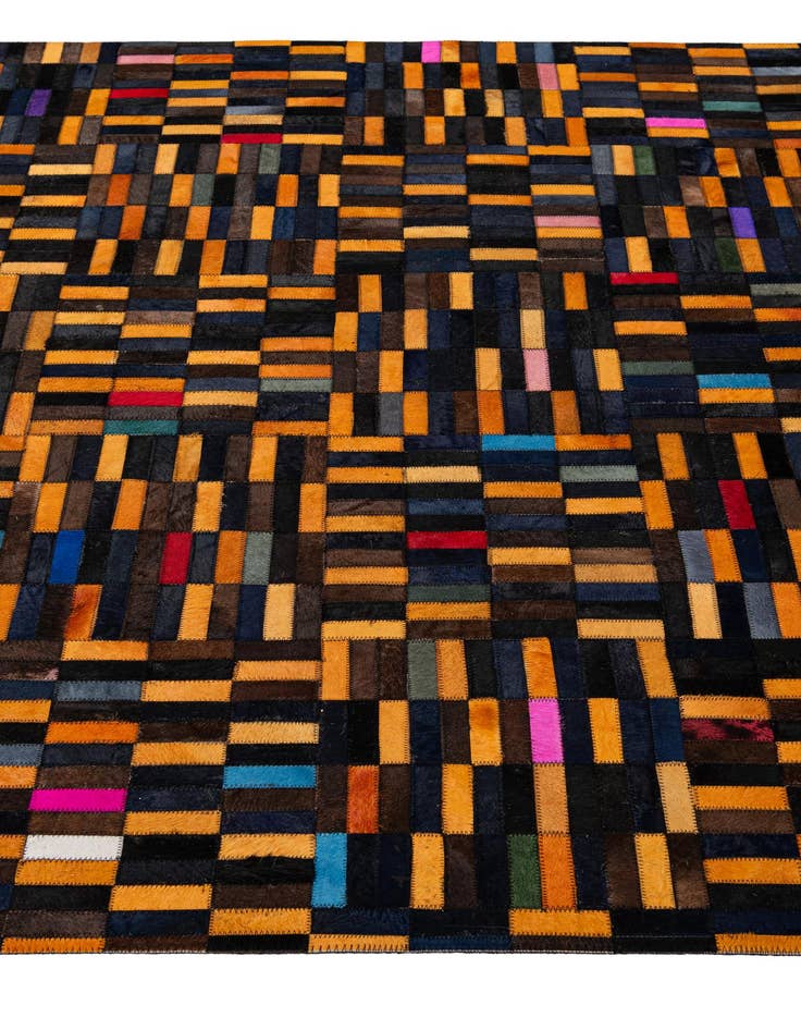 Detail image of 5' 1 x 8' 1 Cowhide - Patchwork Rug