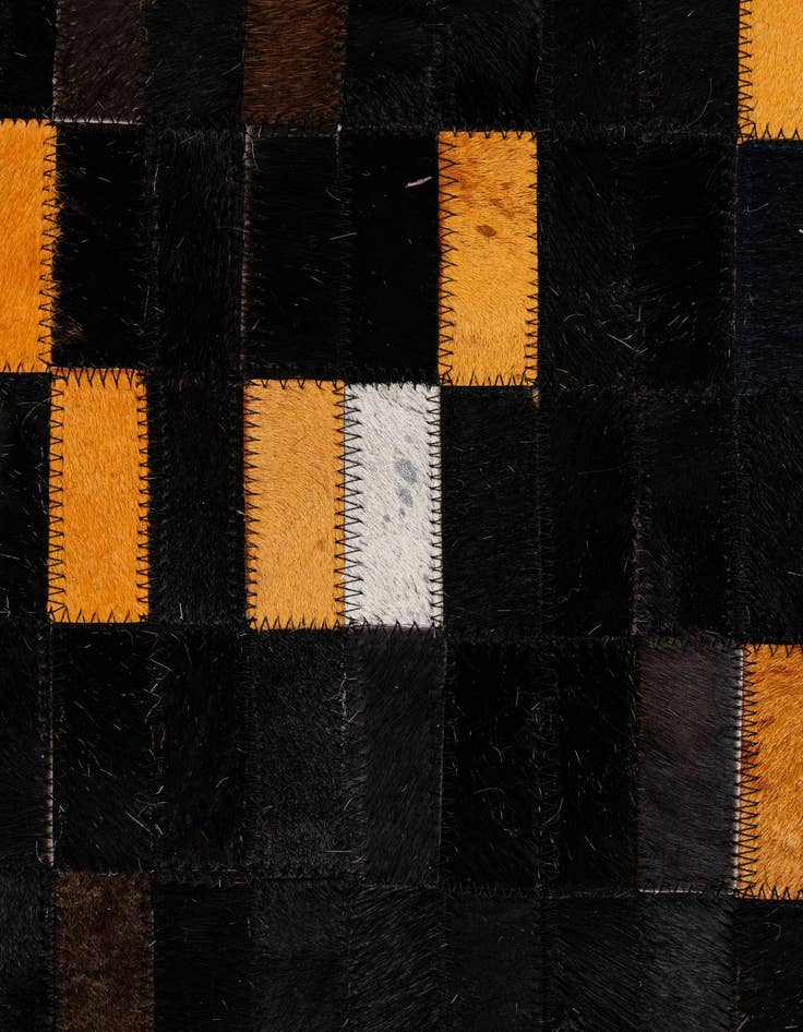 Detail image of 5' 3 x 8' Cowhide - Patchwork Rug