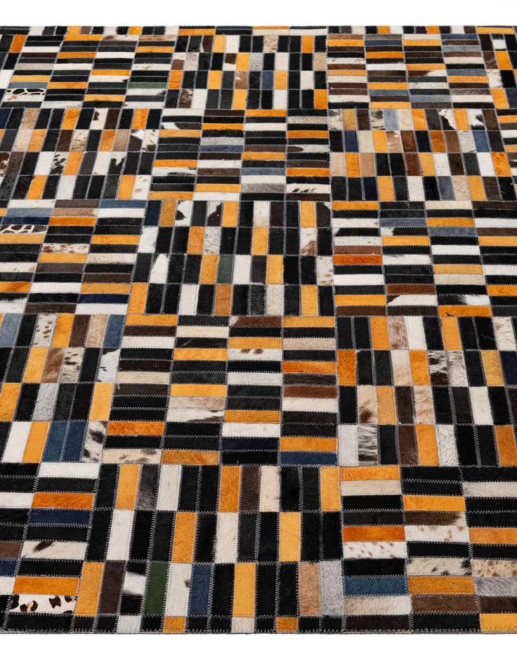 Detail image of 5' 1 x 8' 2 Cowhide - Patchwork Rug