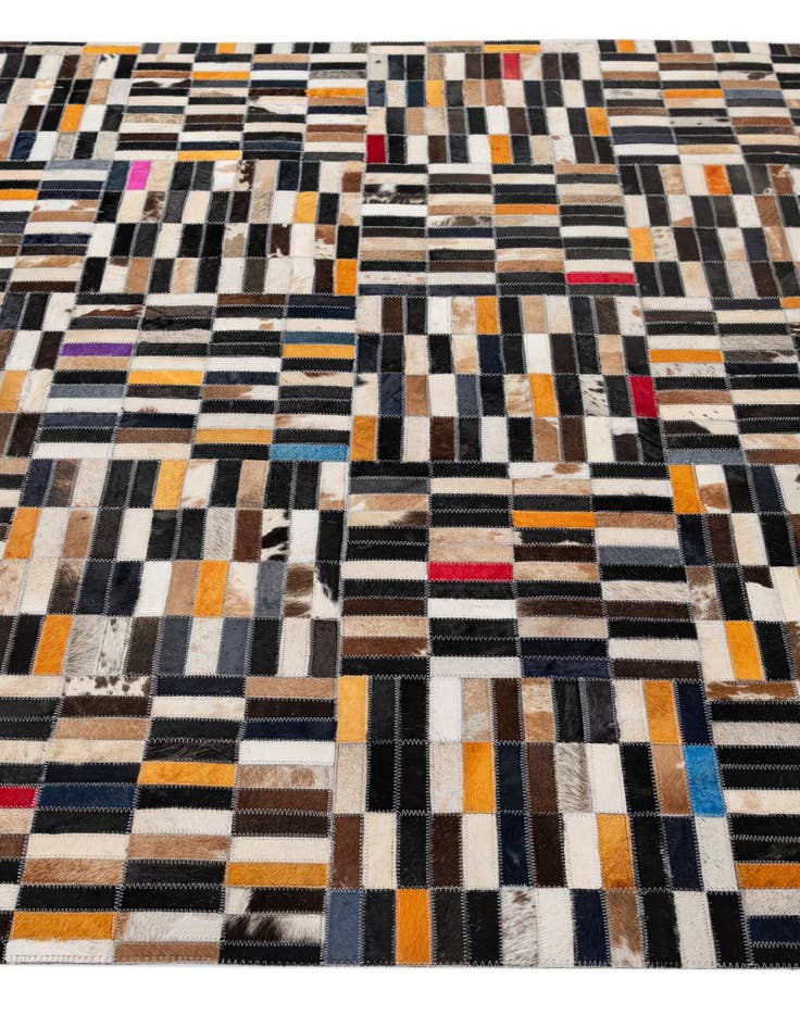 Detail image of 5' 1 x 8' 2 Cowhide - Patchwork Rug