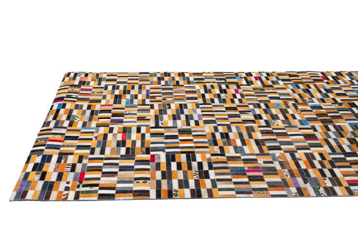 Detail image of 5' 1 x 7' 11 Cowhide - Patchwork Rug