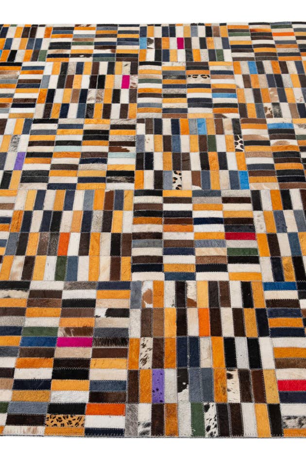 Detail image of 5' 1 x 7' 11 Cowhide - Patchwork Rug