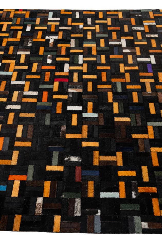 Detail image of 5' 1 x 7' 11 Cowhide - Patchwork Rug