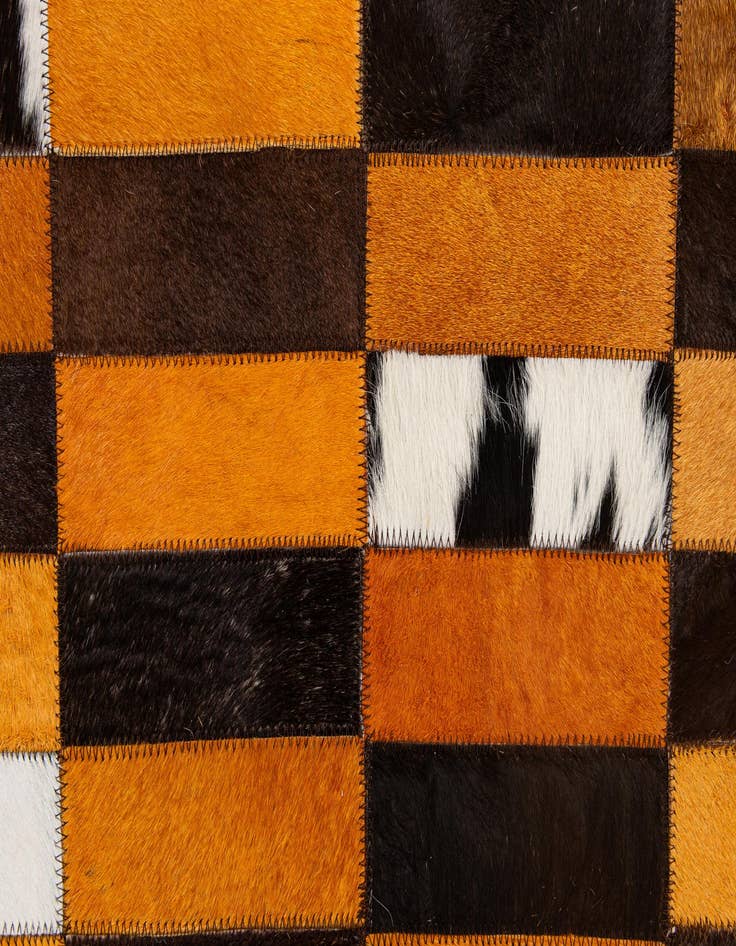 Detail image of 5' 1 x 7' 11 Cowhide - Patchwork Rug