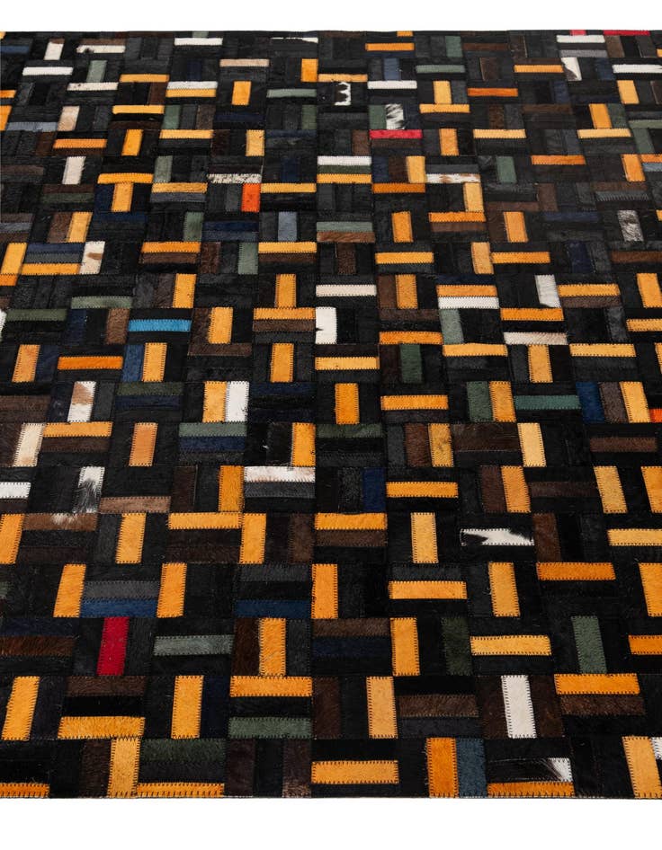 Detail image of 5' 1 x 7' 11 Cowhide - Patchwork Rug