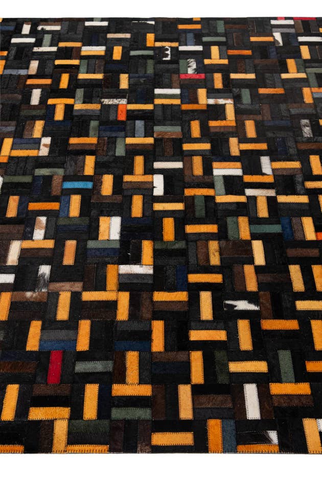 Detail image of 5' 1 x 7' 11 Cowhide - Patchwork Rug