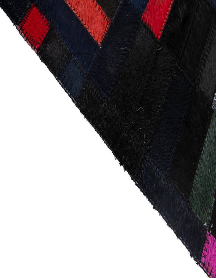 Detail image of 5' x 7' 11 Cowhide - Patchwork Rug