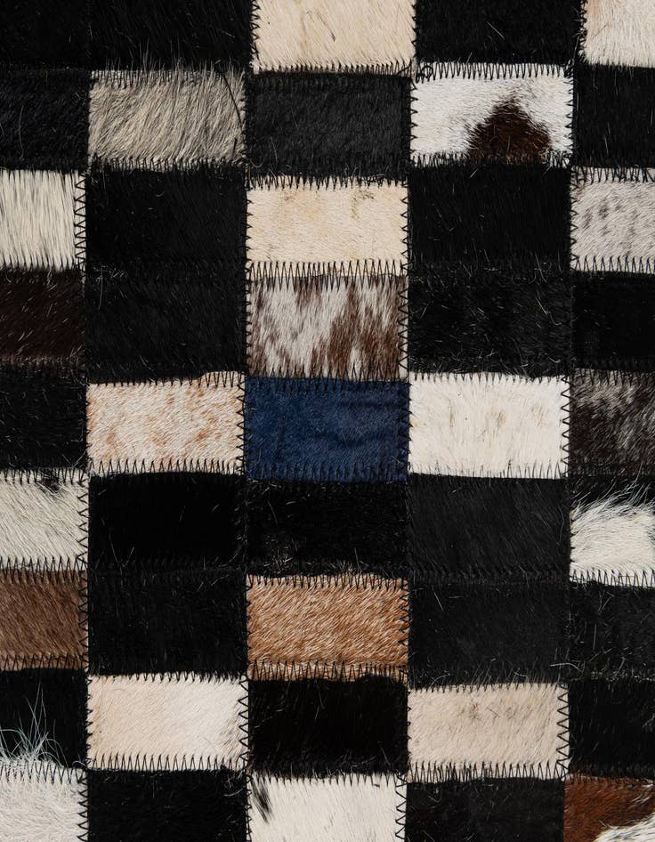 Detail image of 5' 2 x 8' Cowhide - Patchwork Rug