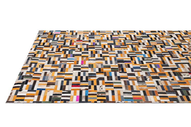 Detail image of 5' 1 x 8' Cowhide - Patchwork Rug