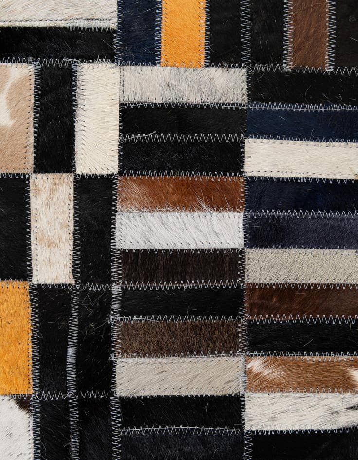 Detail image of 5' 1 x 8' 1 Cowhide - Patchwork Rug