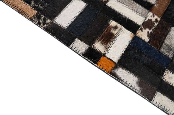 Detail image of 5' x 8' 1 Cowhide - Patchwork Rug