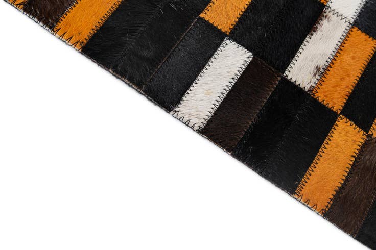 Detail image of 5' 3 x 7' 11 Cowhide - Patchwork Rug