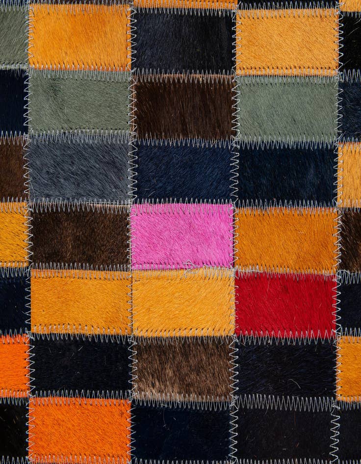Detail image of 5' 1 x 7' 11 Cowhide - Patchwork Rug