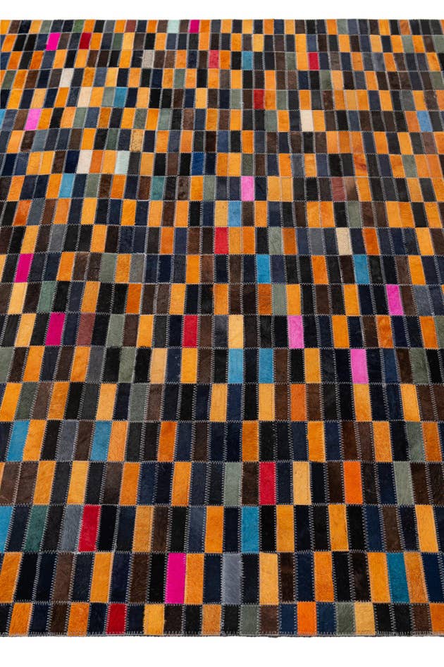 Detail image of 5' 1 x 8' Cowhide - Patchwork Rug