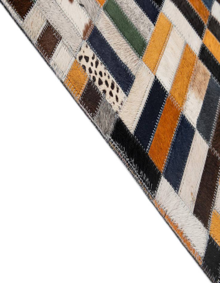 Detail image of 5' 1 x 8' 1 Cowhide - Patchwork Rug