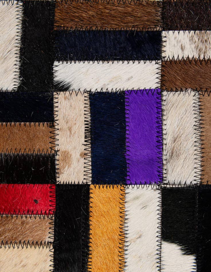 Detail image of 5' 1 x 8' 1 Cowhide - Patchwork Rug
