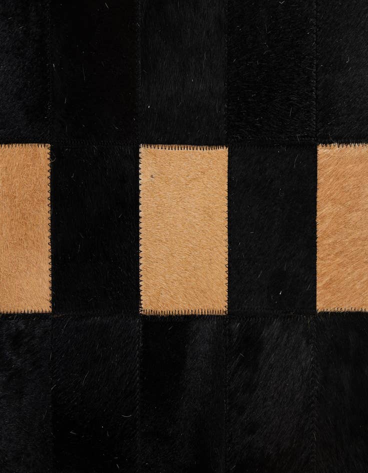 Detail image of 5' x 7' 11 Cowhide - Patchwork Rug