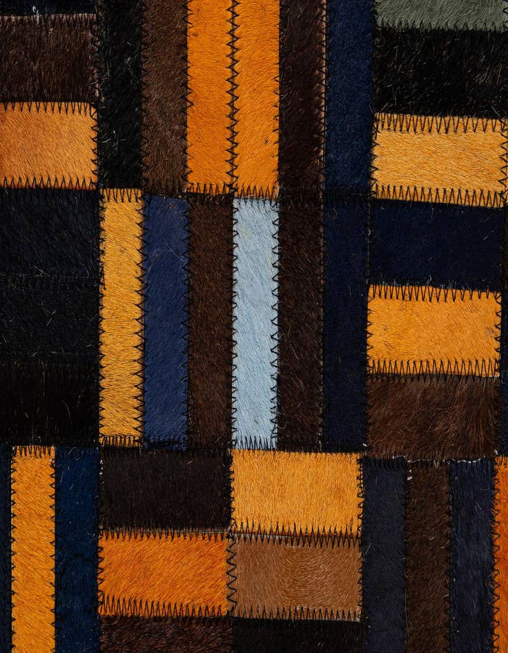 Detail image of 5' x 7' 11 Cowhide - Patchwork Rug