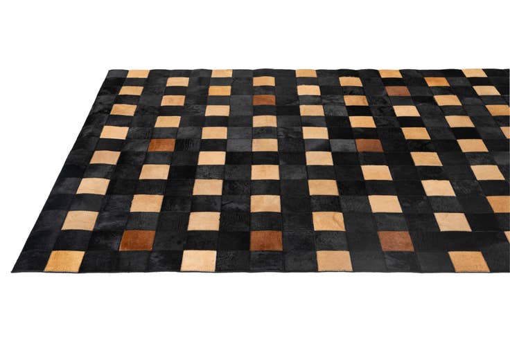 Detail image of 5' x 7' 10 Cowhide - Patchwork Rug