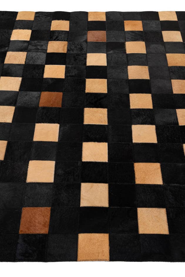 Detail image of 5' x 7' 10 Cowhide - Patchwork Rug