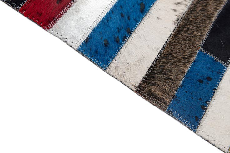 Detail image of 5' 1 x 7' 11 Cowhide - Patchwork Rug
