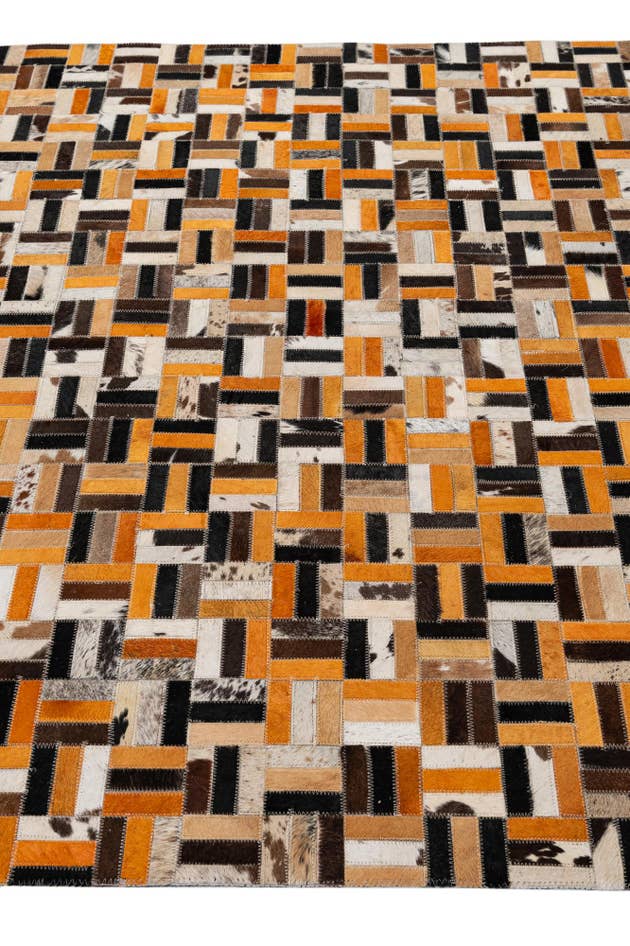 Detail image of 5' x 7' 11 Cowhide - Patchwork Rug