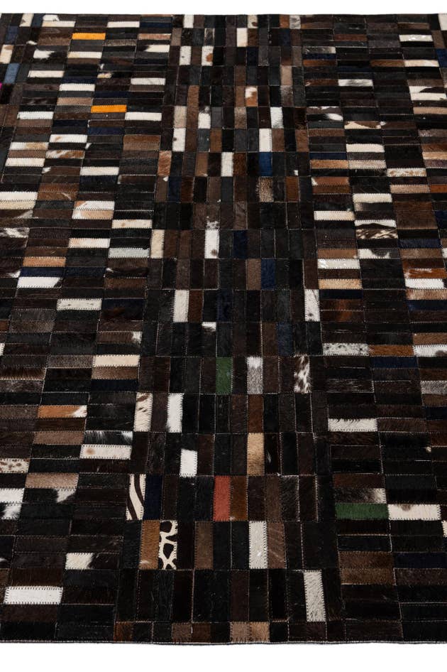 Detail image of 5' 1 x 8' 1 Cowhide - Patchwork Rug