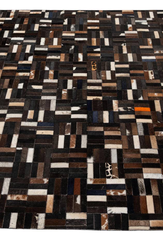 Detail image of 5' 1 x 8' Cowhide - Patchwork Rug