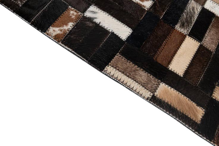 Detail image of 5' 1 x 8' Cowhide - Patchwork Rug