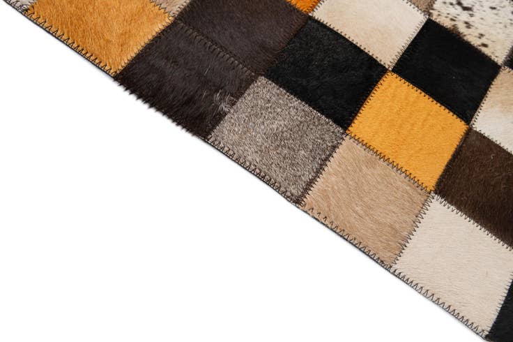 Detail image of 5' 1 x 8' Cowhide - Patchwork Rug