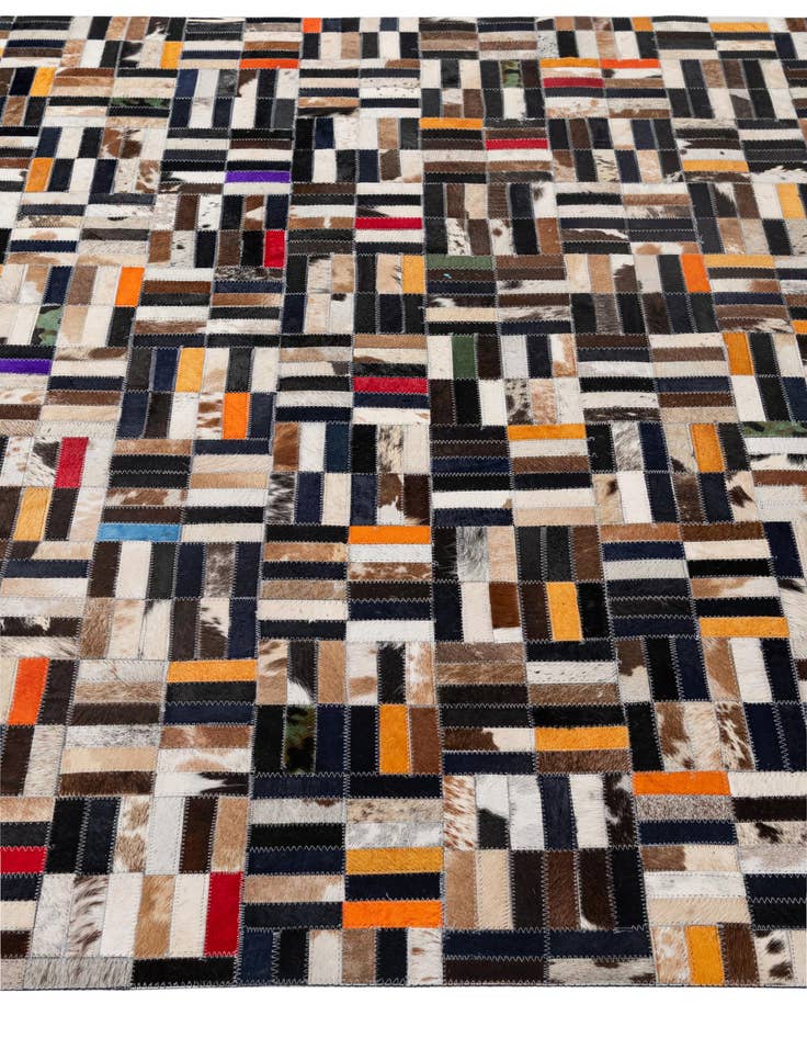 Detail image of 5' 1 x 8' Cowhide - Patchwork Rug