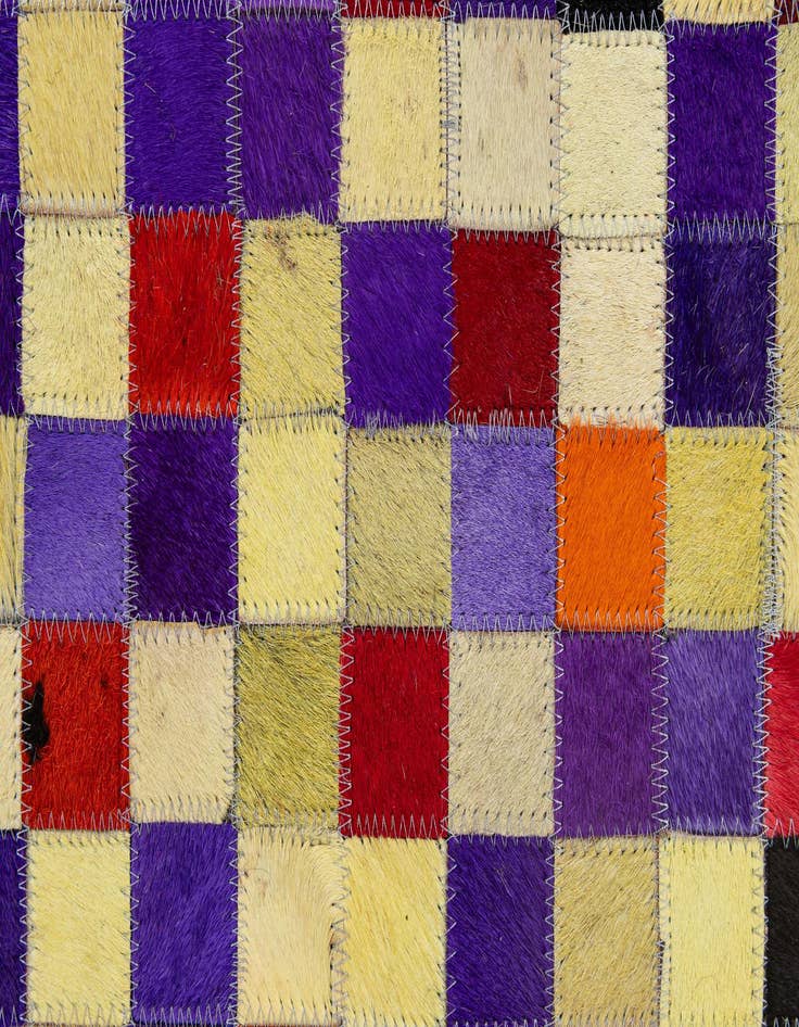 Detail image of 5' 1 x 7' 11 Cowhide - Patchwork Rug