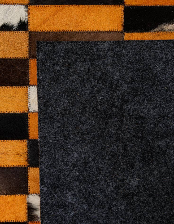 Detail image of 5' 1 x 7' 11 Cowhide - Patchwork Rug