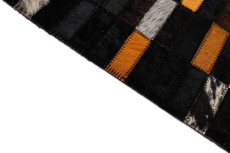 Detail image of 5' 2 x 7' 11 Cowhide - Patchwork Rug