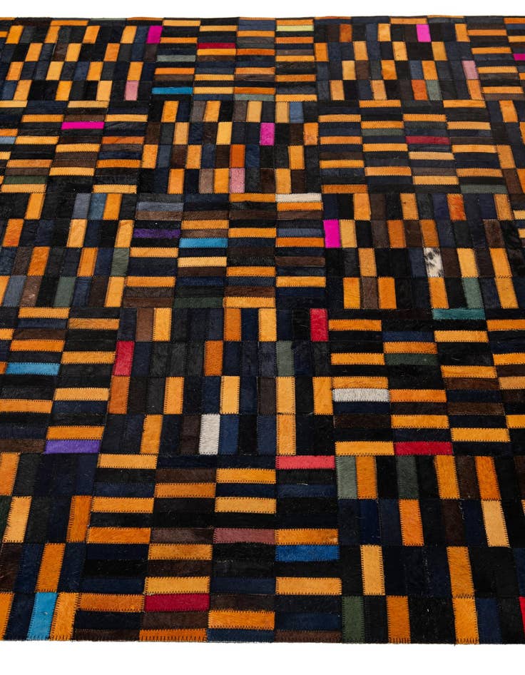 Detail image of 5' 1 x 7' 11 Cowhide - Patchwork Rug