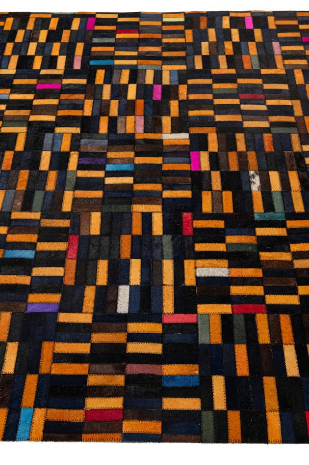 Detail image of 5' 1 x 7' 11 Cowhide - Patchwork Rug