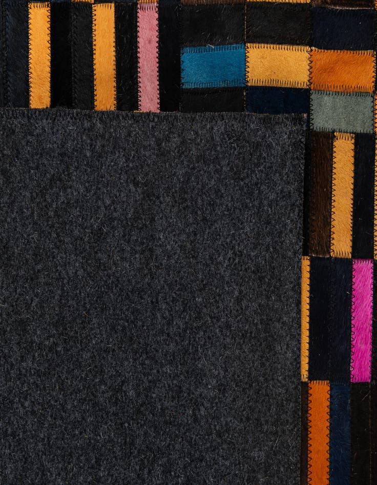 Detail image of 5' 1 x 7' 11 Cowhide - Patchwork Rug