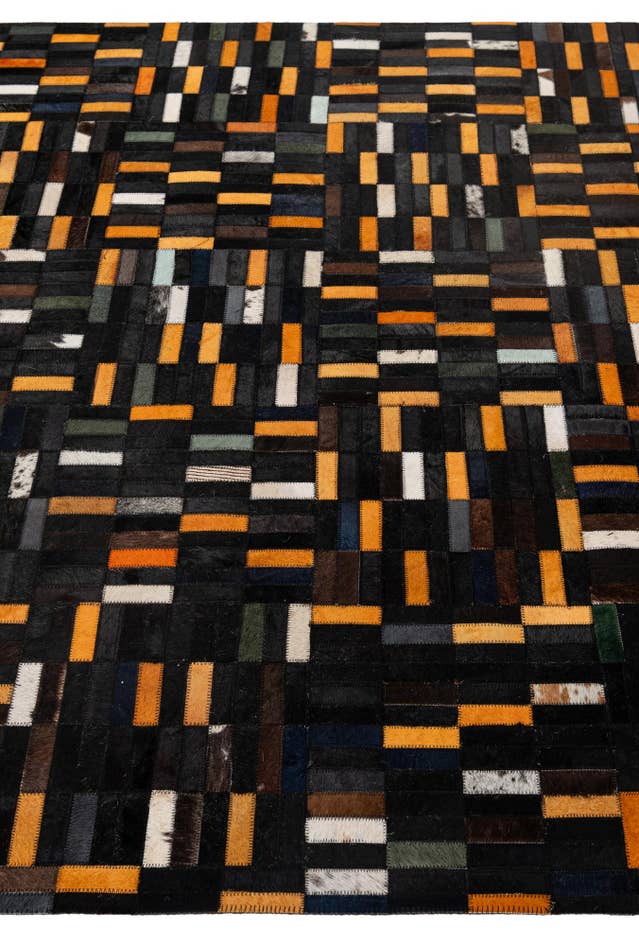 Detail image of 5' x 7' 11 Cowhide - Patchwork Rug