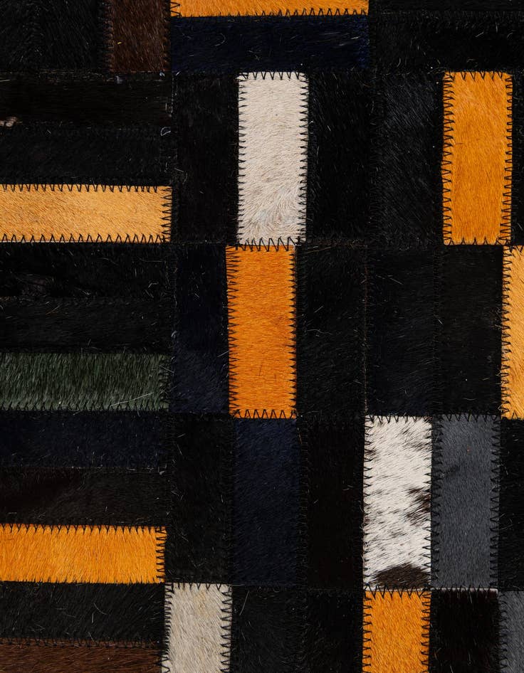 Detail image of 5' x 7' 11 Cowhide - Patchwork Rug