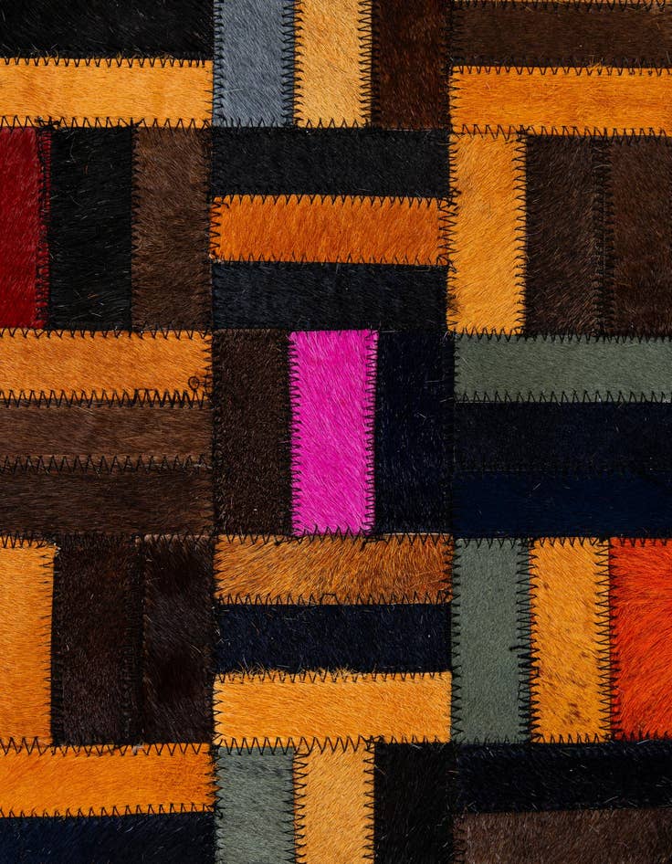 Detail image of 5' 1 x 7' 11 Cowhide - Patchwork Rug