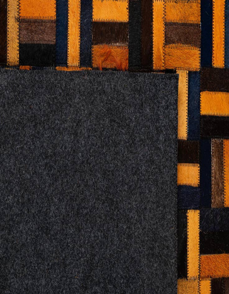 Detail image of 5' 1 x 7' 11 Cowhide - Patchwork Rug