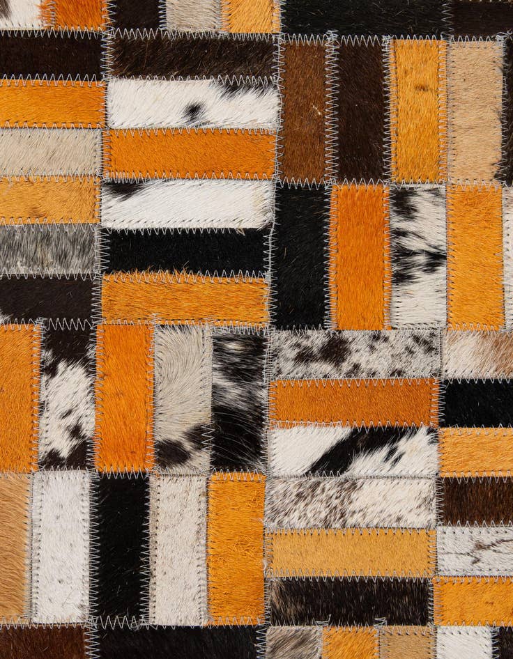 Detail image of 5' x 7' 11 Cowhide - Patchwork Rug