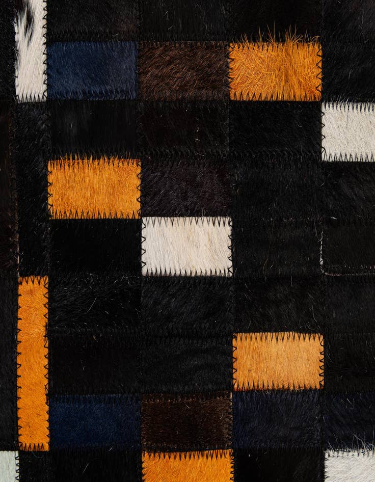 Detail image of 5' 2 x 7' 11 Cowhide - Patchwork Rug