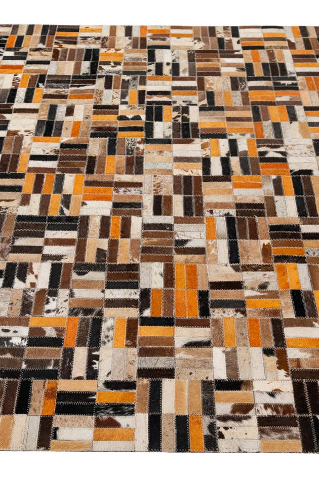 Detail image of 5' x 7' 11 Cowhide - Patchwork Rug