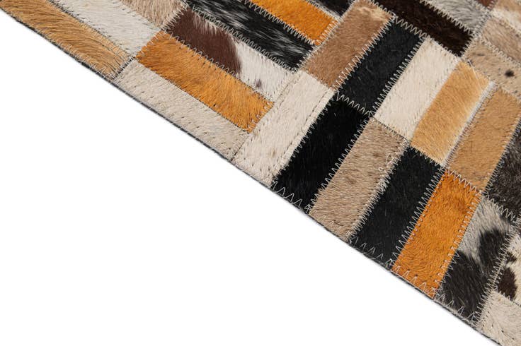 Detail image of 5' x 7' 11 Cowhide - Patchwork Rug