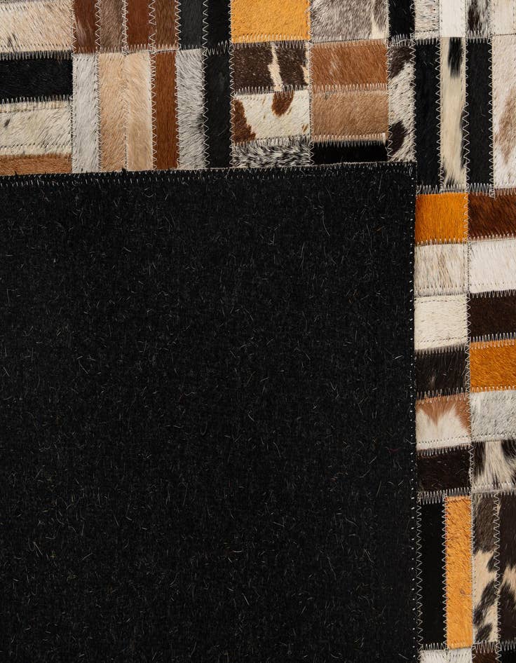 Detail image of 5' x 7' 11 Cowhide - Patchwork Rug