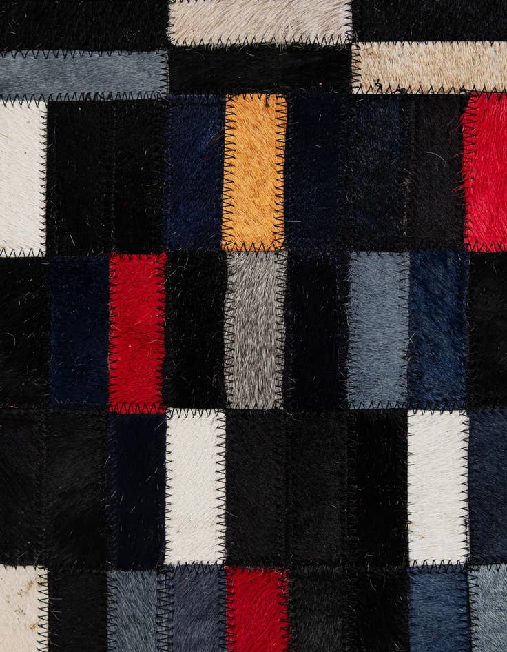 Detail image of 5' 1 x 8' 1 Cowhide - Patchwork Rug