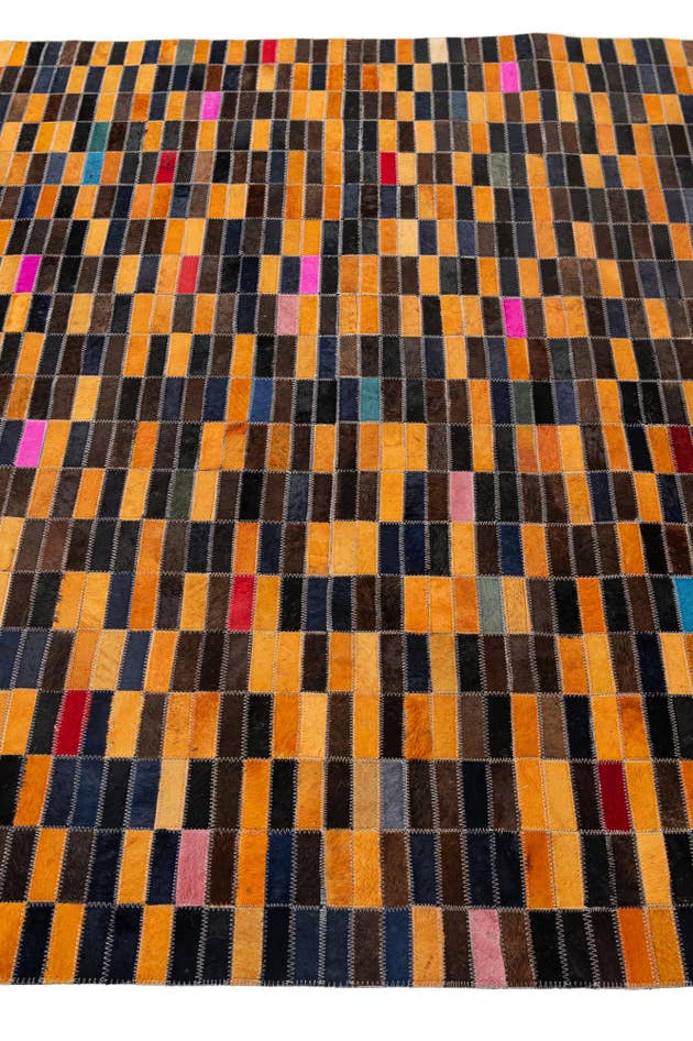 Detail image of 5' 1 x 8' Cowhide - Patchwork Rug